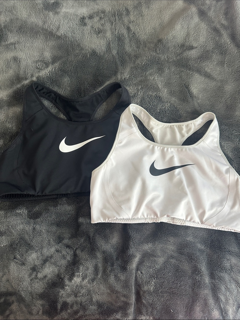 Set of 2 Nike Women’s Racerback sports bras - Black & White